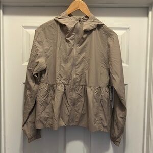 NWT Yogalicious super Lightweight Hooded Women's Jacket - Beige